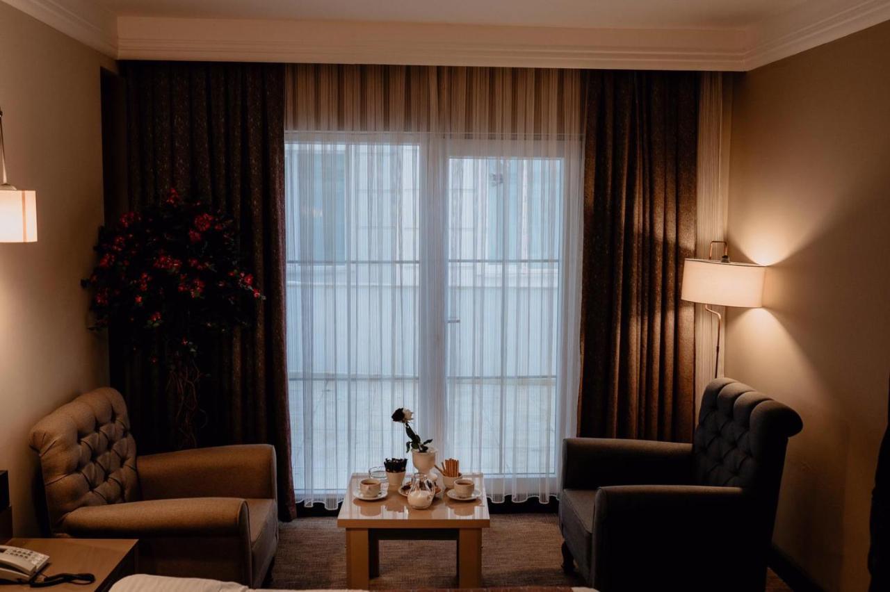 Reform Hotel Van Bagian luar foto