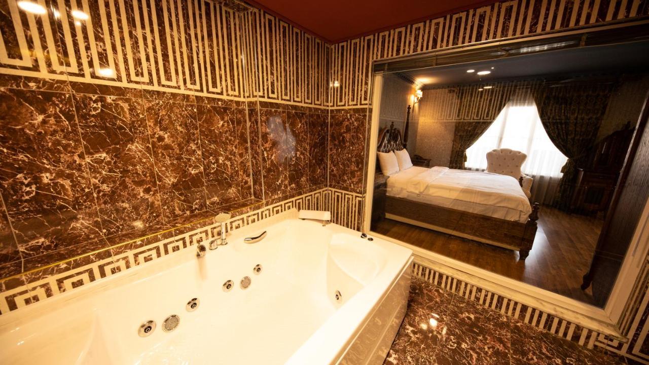 Reform Hotel Van Bagian luar foto