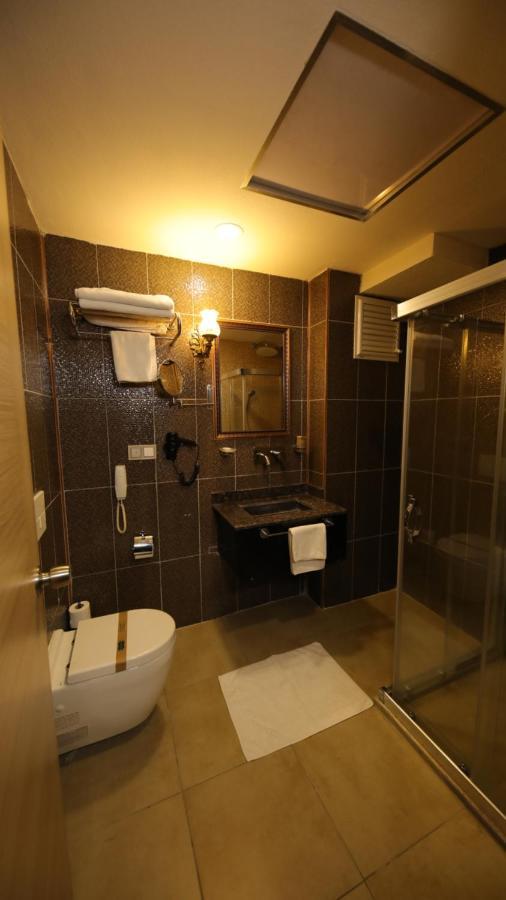 Reform Hotel Van Bagian luar foto