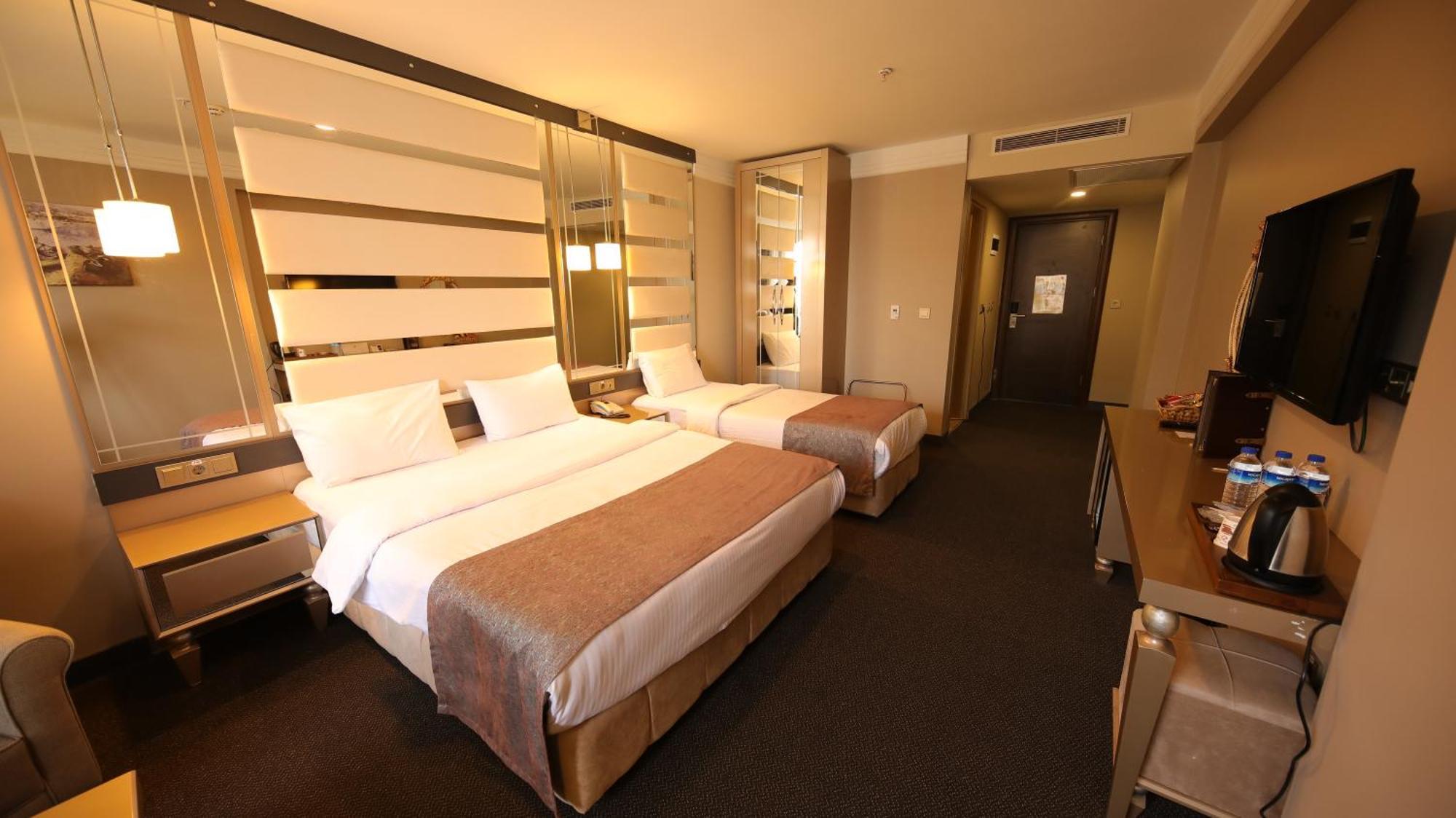 Reform Hotel Van Bagian luar foto