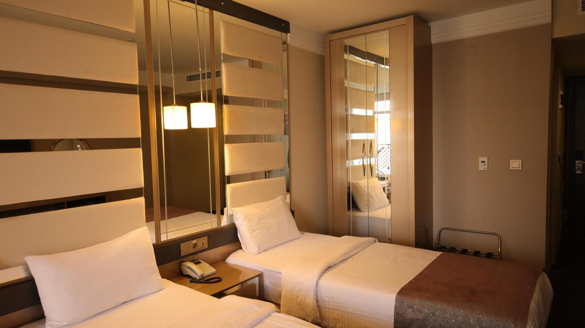 Reform Hotel Van Bagian luar foto
